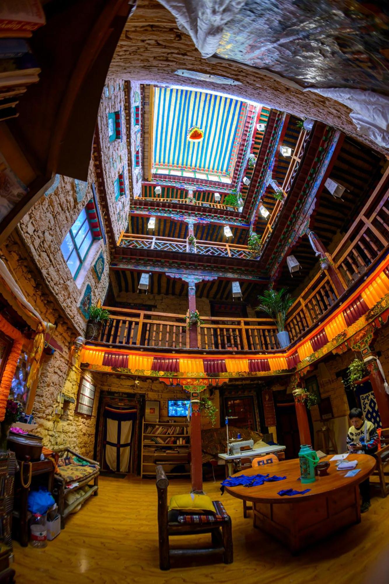 Shambhala Palace Hotel Lhasa Exterior photo