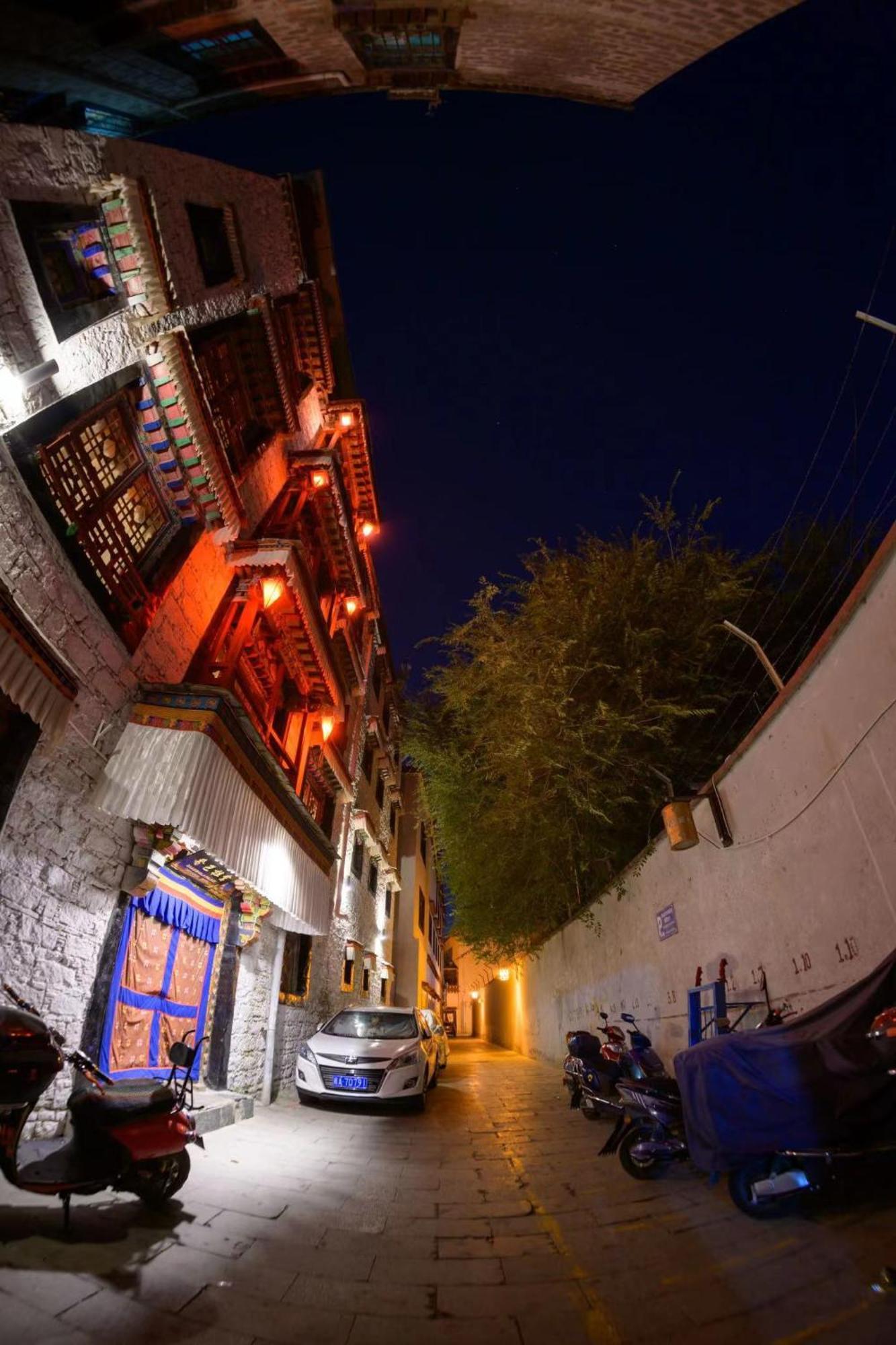 Shambhala Palace Hotel Lhasa Exterior photo