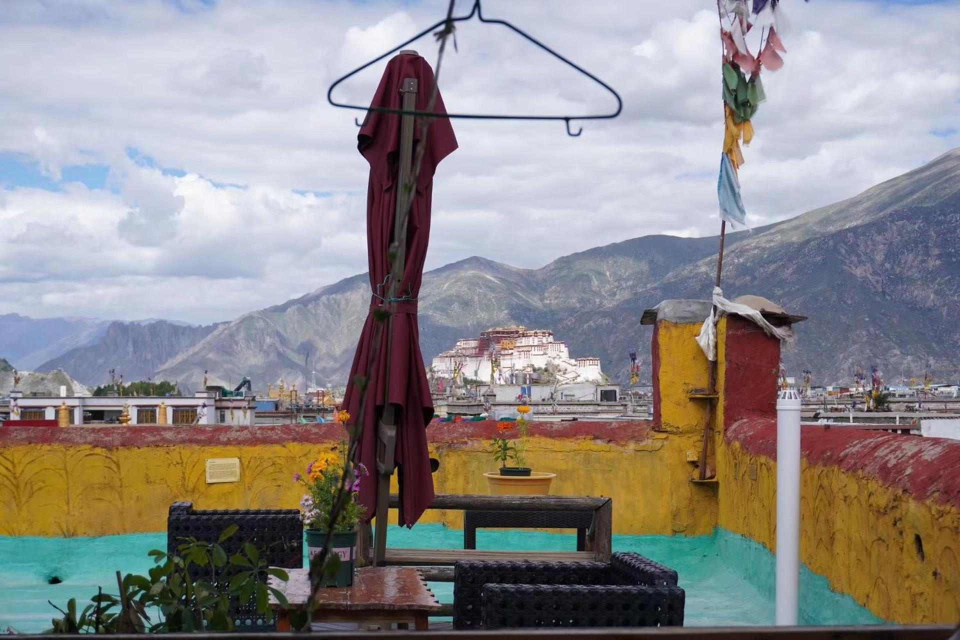 Shambhala Palace Hotel Lhasa Exterior photo